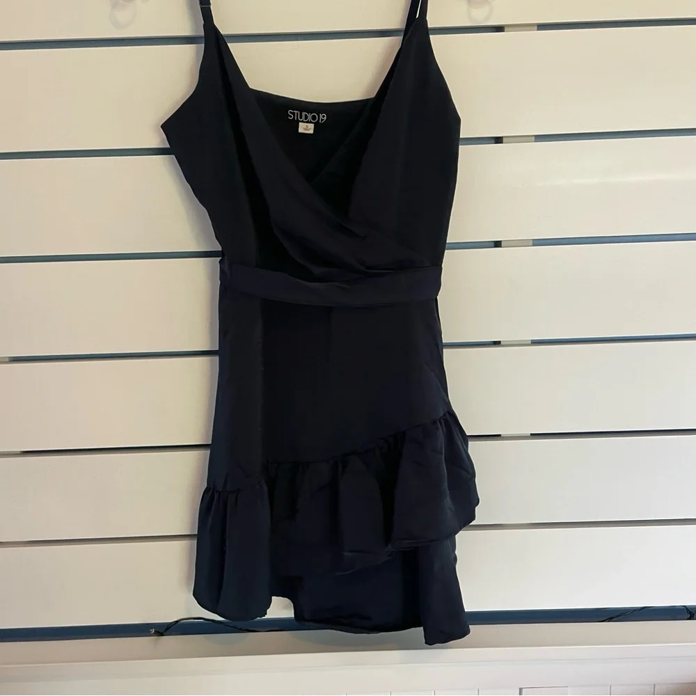 Women’s small navy blue Francesca‘s mini dress - Picture 5 of 10